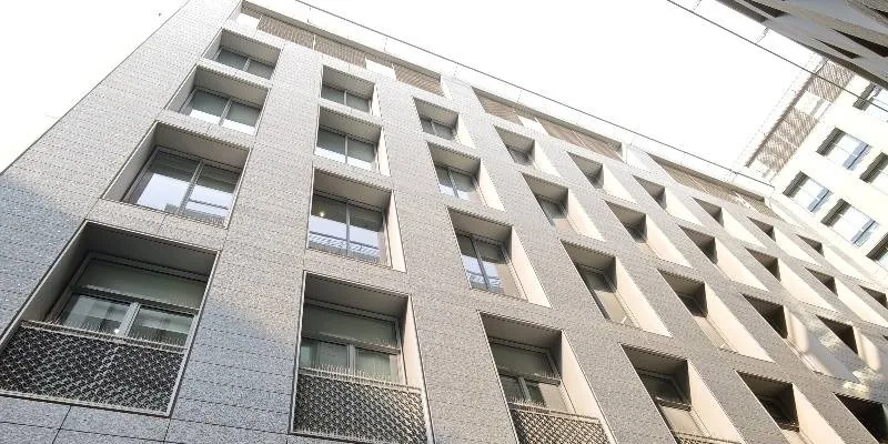 大樓的入口和正面。