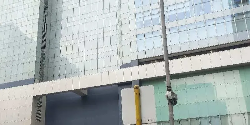 大樓的入口和正面。