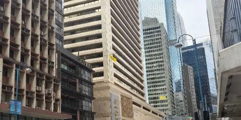 大樓的入口和正面。