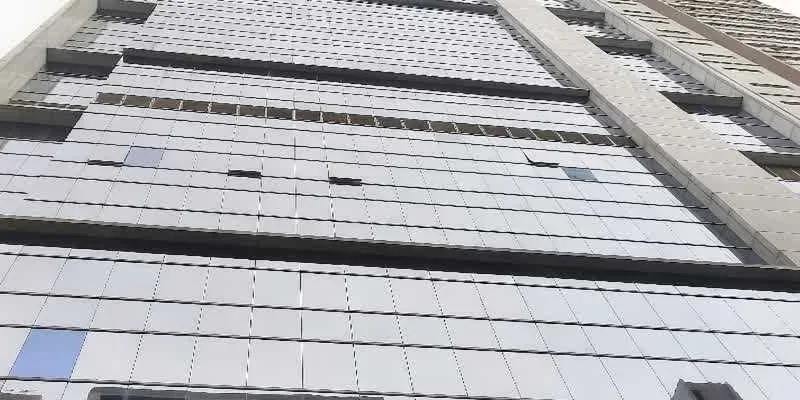 大樓的入口和正面。