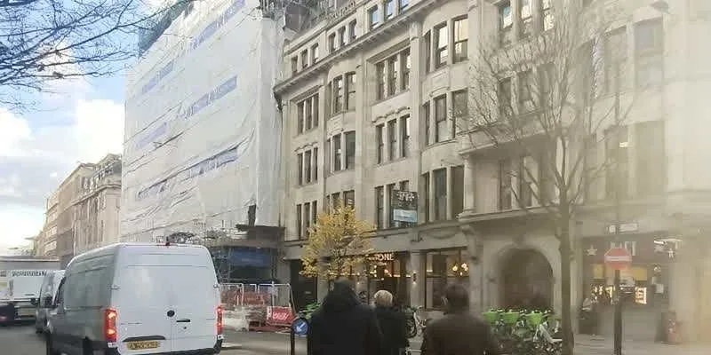 大樓的入口和正面。