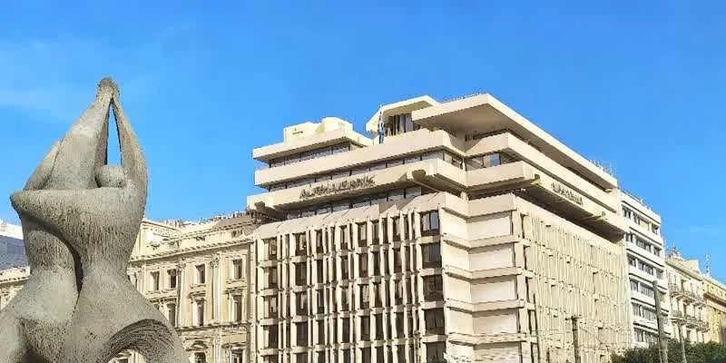 大樓的入口和正面。