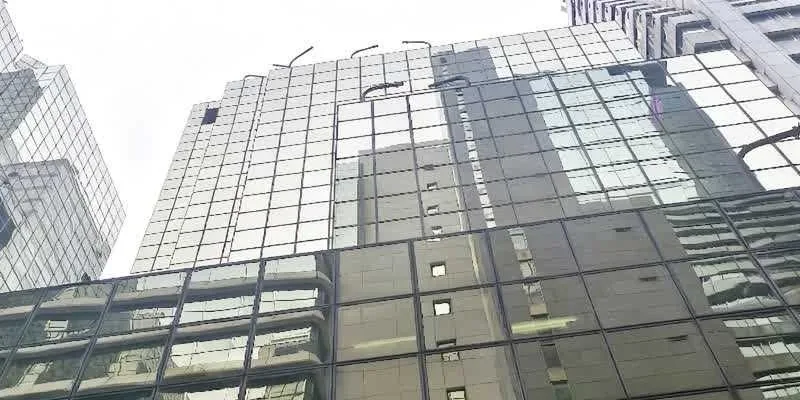 大樓的入口和正面。