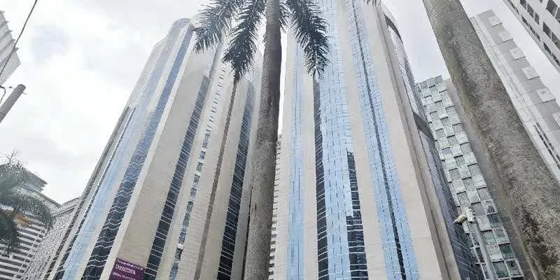 大樓的入口和正面。